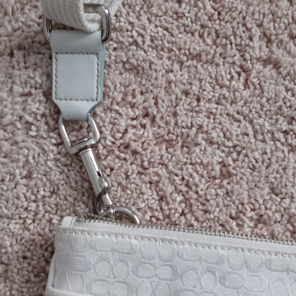 Unique floral/BEE crossbody bag white - Picture 3 of 8